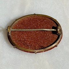ANTIQUE VICTORIAN GOLDSTONE TABLE CUT CABOCHON BRASS BROOCH PIN ESTATE JEWELRY
