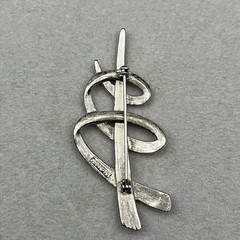 Vintage 1986 JJ Modernist silver tone Christmas Tree brooch pin, 3.5 inches