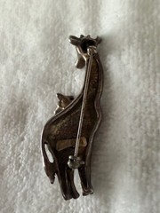 Giraffe Mother and Calf Sterling Silver Pin. 2.25″ in length Pre-Owned
