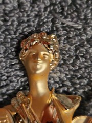 Brooch Pin Musician Muse Musical Notes Violin Gold Tone Satin Matte Vintage