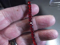 Vtg Costume Jewlery Ruby Red Crystal Glass 2.25″in Stretchy