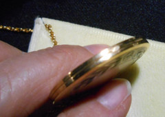 Vintage LeStage 1/20 12kGF Photo Locket Pendant Etched Wreath 20″Chain & Box
