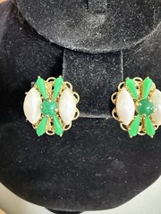 Vintage Rare White And Green Cabochon Clip On Earrings Set In Gold Tone