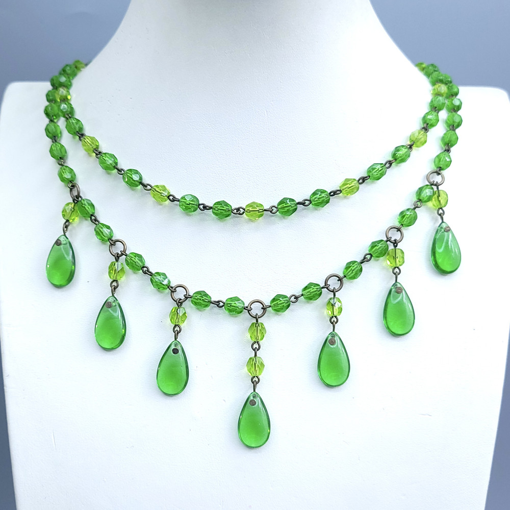 Green Necklace 18” Vintage Glass Czech Beads Women`s Jewelry Art Deco Style