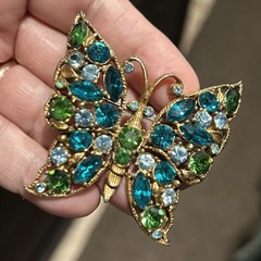VINTAGE REGENCY SIGNED GOLD GILT TEAL BABY BLUE GREEN RHINESTONE BUTTERFLY