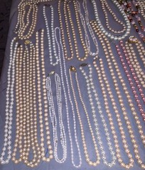 Great Lot 52 Mostly Vintage Heavier Weight Pearl Bead Necklaces Many Designs
