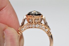 New Made 18k Gold Natural Diamond Decorated Solitaire Amazing Ring