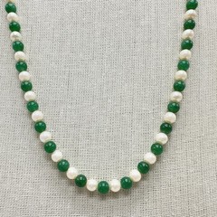 Vintage Cultured Pearl & Aventurine Necklace 28 in 7 mm Hidden Clasp 1980s