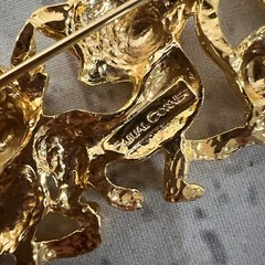 Vintage Three Cats CASUAL CORNER Gold Tone Pin Brooch Cat Jewelry