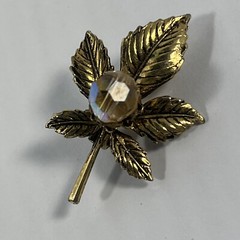 Vintage Leaf Brooch Lapel Pin Gold Tone 1.5 inches