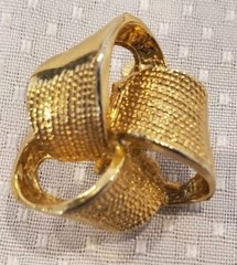 7/8 Inch Gold Tone Semi-textured 3 Dimensional Bow Clip On Earring