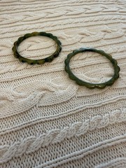 Vintage Set of 2 Green Daisy Bakelite Bangles Scalloped Green Lemon Lime