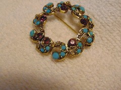 Vintage Signed Hollycraft Blue Glass Purplish Rhinestone Brooch Pin