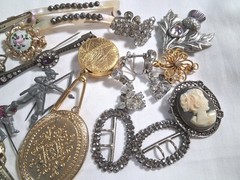 ANTIQUE/VINTAGE Mixed JEWELRY LOT OF 20 PINS/Brooches/Earrings