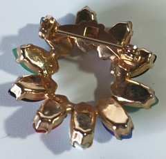 Vintage Gold-tone Brooch 1.25″ Ring of Multicolor Prong-set Semi-precious Stones