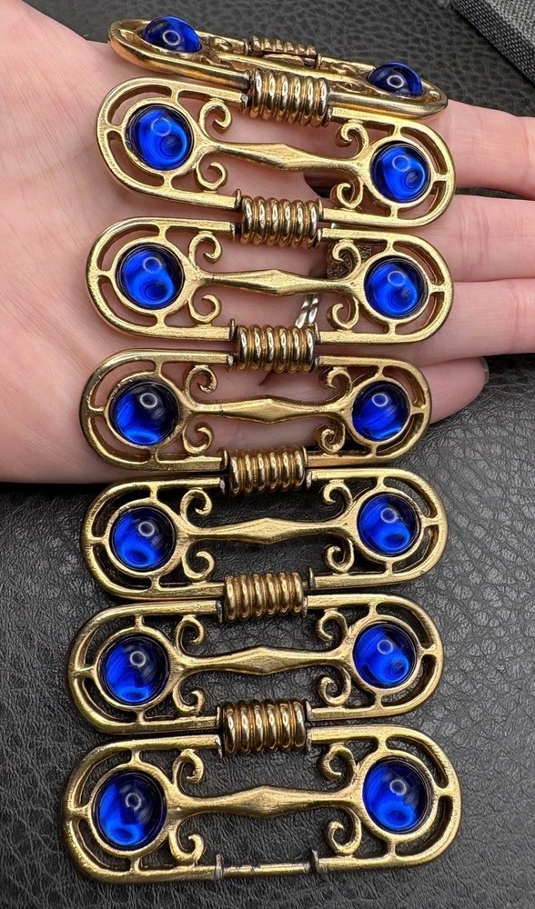 VTG Royal Blue Cabochon Gold Tone 2.5” Wide Panel Etruscan Style Bracelet 7.25”