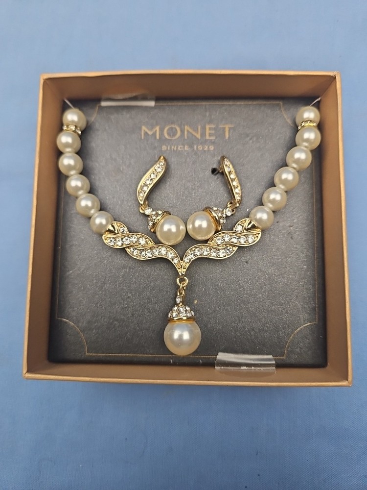 Monet Pearl & Crystal Gold Tone Necklace Earrings Set – in box – unused