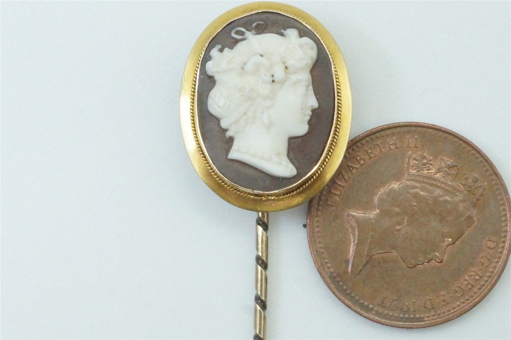 15K GOLD CARVED SHELL GODDESS CAMEO STICKPIN – FINE QUALITY ANTIQUE VICTORIAN