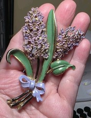 Deco Era Pot Metal Figural Lilac/ hyacinth Bouquet Brooch