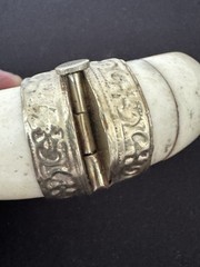 Vintage Boho Chunky Bovine Bone & Horn Hinged Bangle Bracelets – Set of 2