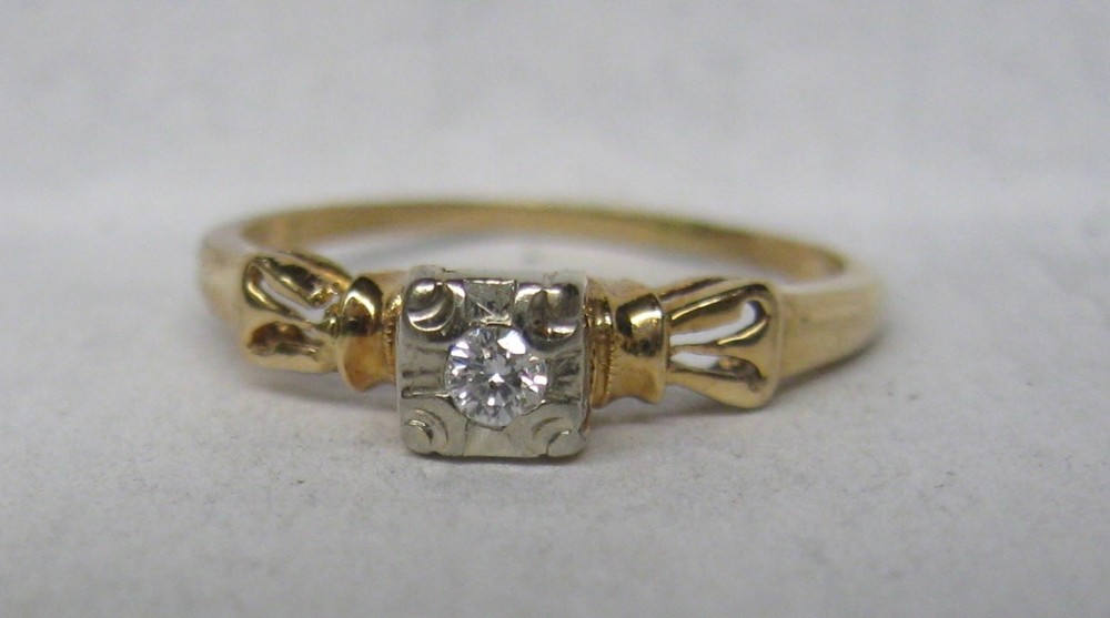 ANTIQUE VINTAGE 14K GOLD .06ct. DIAMOND SOLITAIRE BAND RING SIZE 6