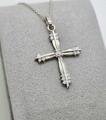 Vintage Avon Sterling Silver 925 Cubic Zirconia Cross Pendant Chain Necklace 19″