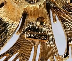 Monet burst textured gold metal pin brooch classic jewelry vintage MCM