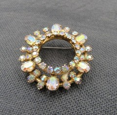 Vintage Crystal AB Rhinestone Wreath Circle Brooch Gold Tone A3