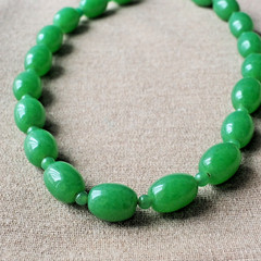 Vintage Green Glass Oval Bead Necklace 44cm 17.3 in Faux Jade Stone Jewelry