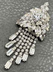 Vintage Juliana D&E Rhinestone Dangle Fringe Brooch Pin Pendant Silver Tone