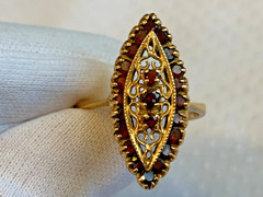 Vtg 18K Yellow Gold Ring 5.2g Fine Jewelry Size 7.75 Band Garnet Color *READ*