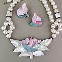 Vintage Lee Sands Beaded Necklace Pierced Earrings Set Latus Flower MOP White