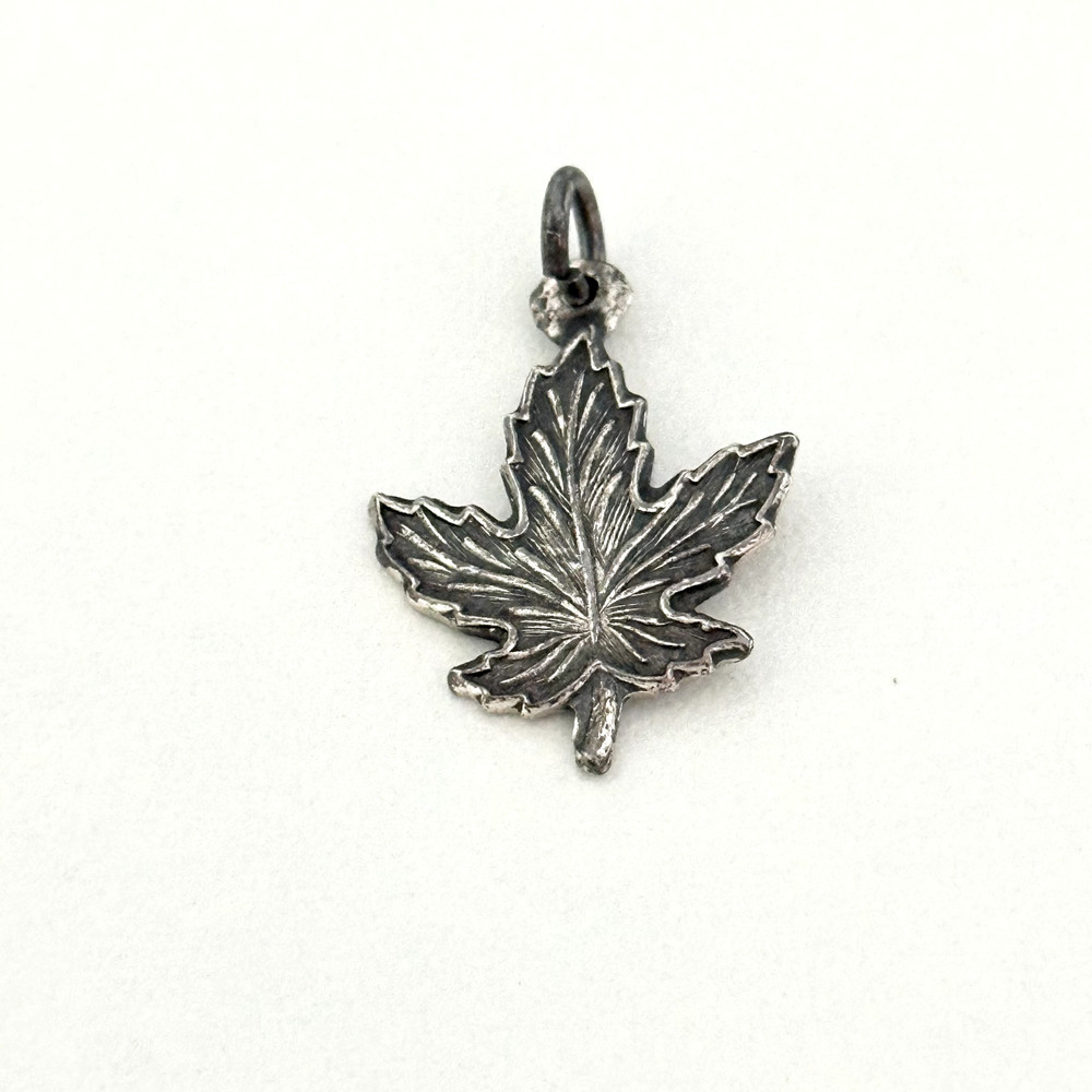 Vintage 925 Sterling Silver Maple Leaf Charm Pendant