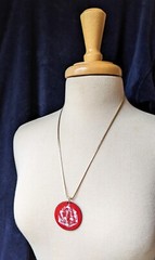 RED Enamel WHITE Heart Swirl Copper Vintage Pendant 24″ Gold Tone Necklace
