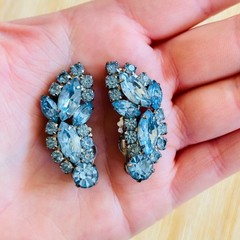 VTG blue Marquise Crystal rhinestone Earrings clip Retro Jeweled Estate 50s