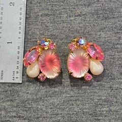 VTG Pink Molded Glass Pillow Rhinestone Brooch & Clip-On Earrings Set Juliana?