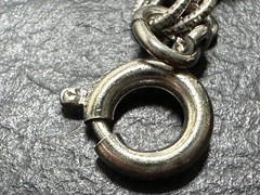 7 VINTAGE USA TRAVEL CHARMS & 7″ SILVER TONE BRACELET M195
