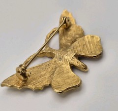 VINTAGE BROWN & YELLOW STAINED METAL CRYSTAL RHINESTONES BUTTERFLY BROOCH.