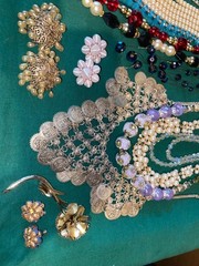 VINTAGE to Modern JEWELRY LOT 6 LBS 168 PCS RHINESTONE RING NECK WEARABLE #19