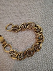 Jewelry Lot E 2.5 Lb. Some new; Some pre-owned & wearable, Most crafts, repair.