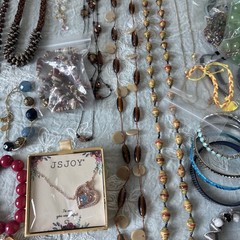 Huge Vintage Costume Jewelry Lot. $900+ Retail. Too For Pictures-107 Pieces