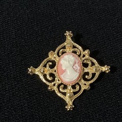 Vintage AAI Marked Gold Cameo Brooch Pin Classic Beauty Rare Left Facing