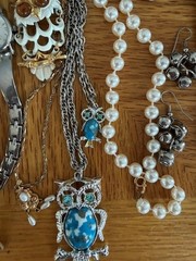 Vintage Box Lot COSTUME JEWELRY 5 Lbs 100+ Pieces All Wearable & Nice + Watches