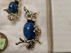 A Pair of (2) Vintage Owl Brooch Blue Gold Toned Pins