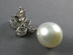1.52CT DIAMOND & AAA SOUTH SEA PEARL 18KT WHITE GOLD MULTI LEAF HANGING EARRINGS