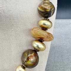 Vintage Necklace Marbled Acrylic Beads Gold Tone Metal Leaf Pendant 17 Inches