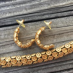 Vintage Gold Tone Hexagon Cluster Pattern Chunky Necklace and Matching Earrings