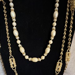 Vintage Mixed Lot Necklaces Chains Gold Red White Glass Metal Plastic 5 Pieces