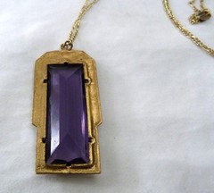 CZECH VINTAGE ART DECO FACETED PURPLE GLASS ENGRAVED PENDANT CHAIN NECKLACE