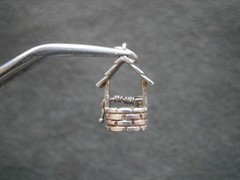 Wishing Well Pail on Wall Vintage Sterling Silver Bracelet Charm Pendant 1.6g